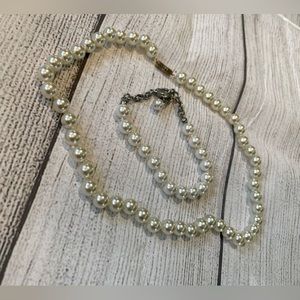 Pearl Necklace and Bracelet Set